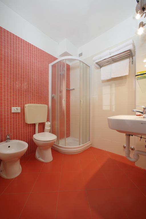 לידו די ג'סולו Hotel Sofia מראה חיצוני תמונה