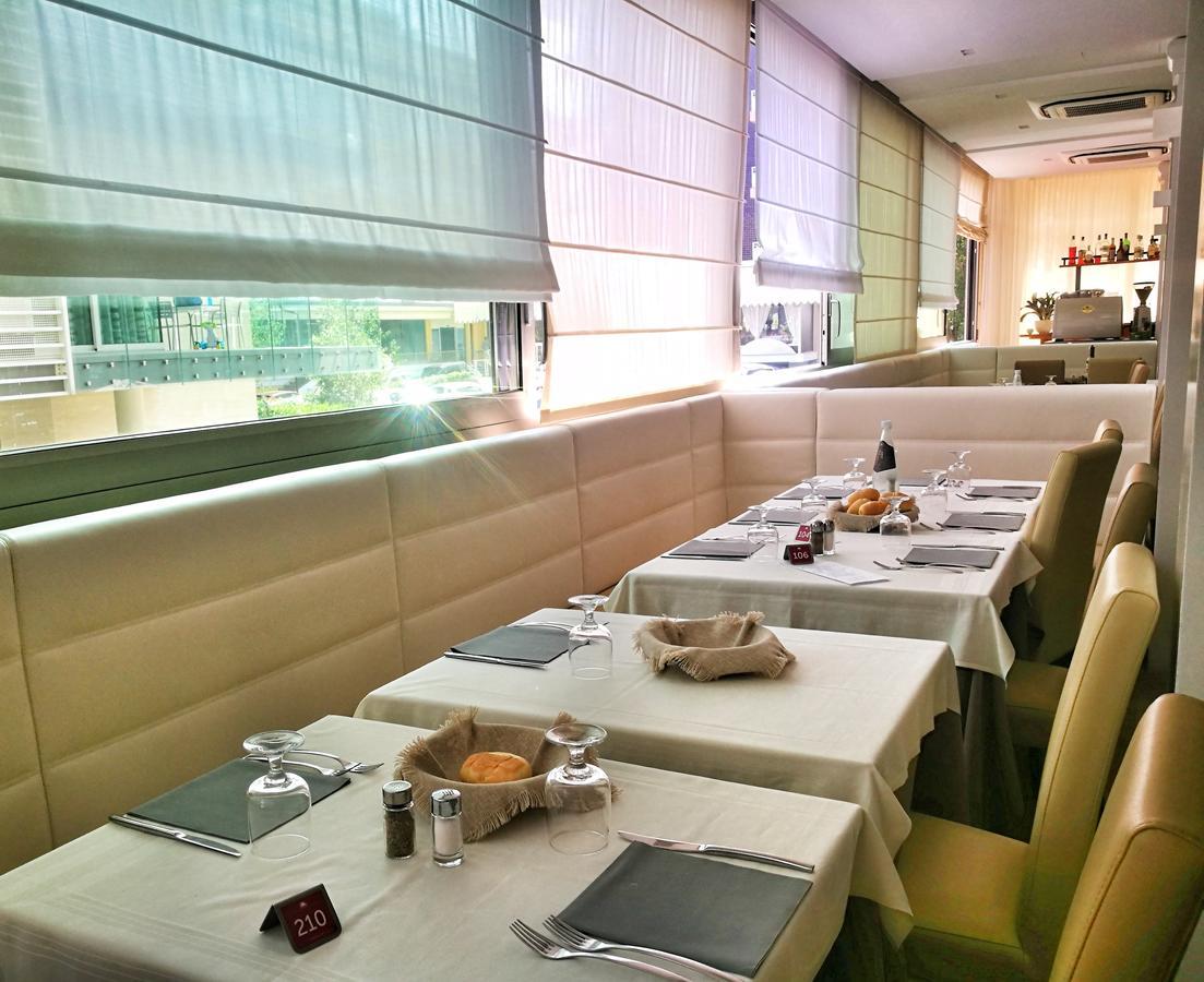 לידו די ג'סולו Hotel Sofia מראה חיצוני תמונה