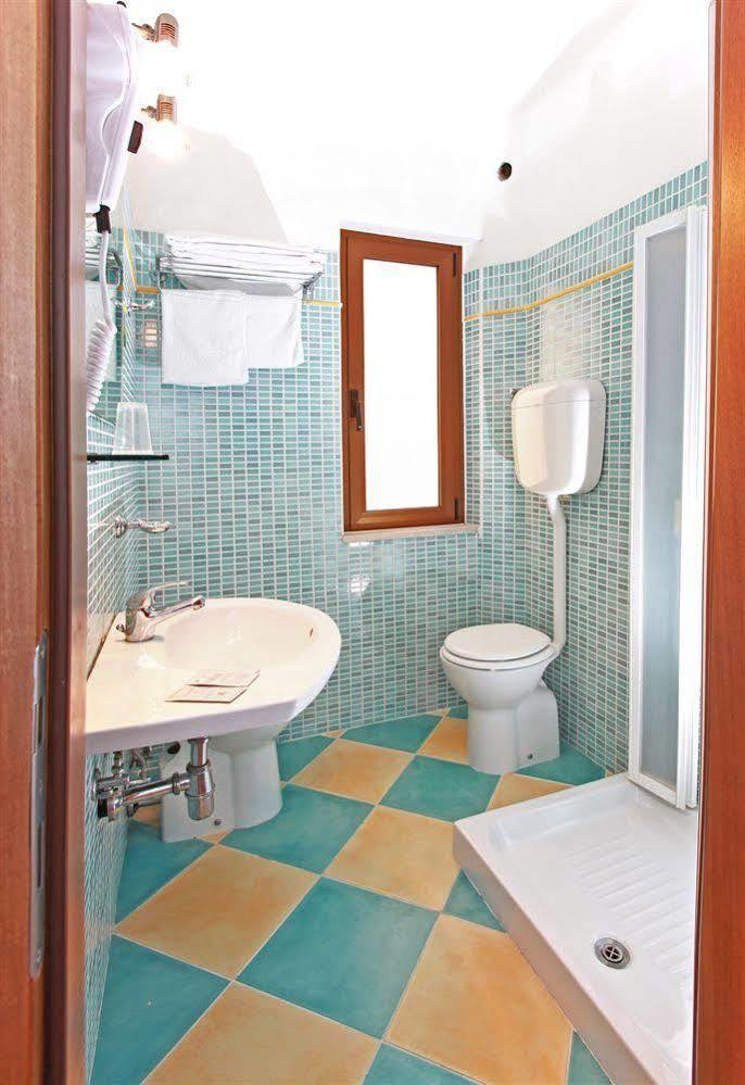 לידו די ג'סולו Hotel Sofia מראה חיצוני תמונה